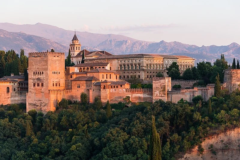 Alhambra - 10 monumentos más visitados de España - vocces.com