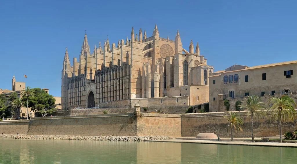 Catedral de Mallorca - 10 monumentos más visitados de España - vocces.com