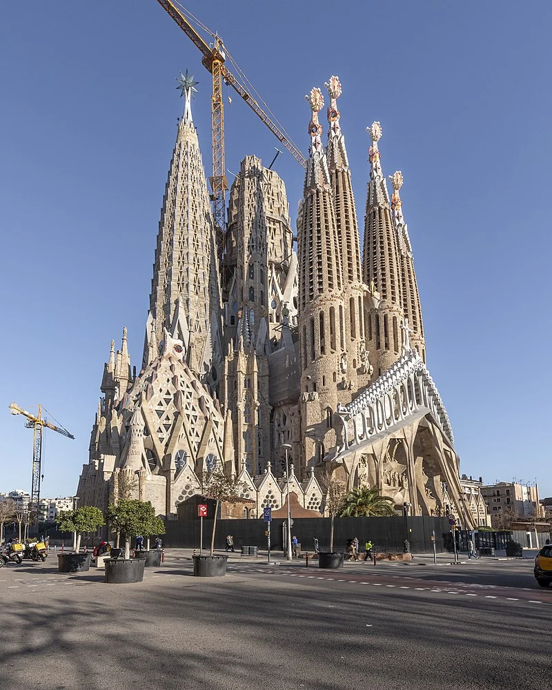 Sagrada familia - 10 monumentos más visitados de España - vocces.com